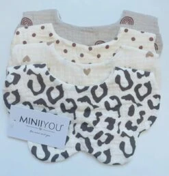 4 Stuks - Hydrofiele Slabbetjes Bloemvorm - 6 Laags - Hartjes Regenboog -BIBS Shop 1148x1200