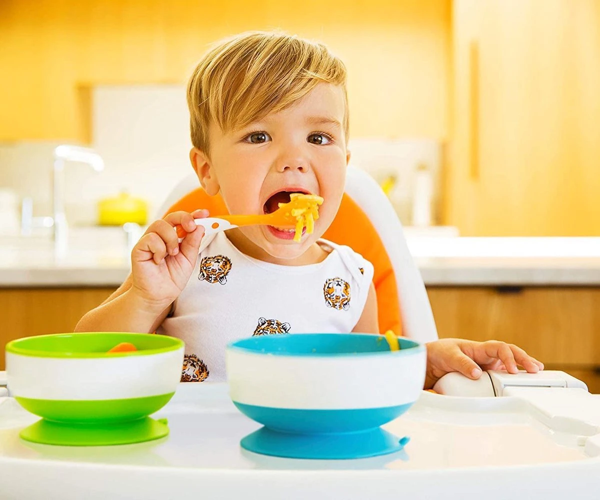Munchkin 3 Stay Put Suction Bowls/ 3 Kommetjes Met Zuignappen Geel 5 Munchkin 3 Stay Put Suction Bowls/ 3 Kommetjes Met Zuignappen Geel - Afbeelding 3