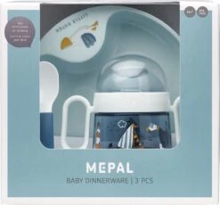 Mepal Mio – Babyservies 3-delig – Bestaat Uit Een Oefenbord, Antilekbeker En Oefenlepel – Sailors Bay – Licht In Gewicht – Kan Tegen Een Stootje -BIBS Shop 1200x1117