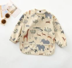 Mon Avenir - Longsleeve Slab - Waterproof - Schort Lange Mouwen - Beige - Safari Dieren 9 Mon Avenir - Longsleeve Slab - Waterproof - Schort Lange Mouwen - Beige - Safari Dieren -BIBS Shop 1200x1134