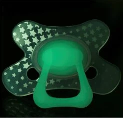 Difrax Fopspeen - Natural - 20+ Maanden - Glow In The Dark -BIBS Shop 1200x1147 3