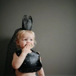 Mushie Siliconen Baby Slabbetje Met Opvangbakje | Shifting Sand | BPA Ftalaatvrij| Afwasbaar -BIBS Shop 1200x1200 175