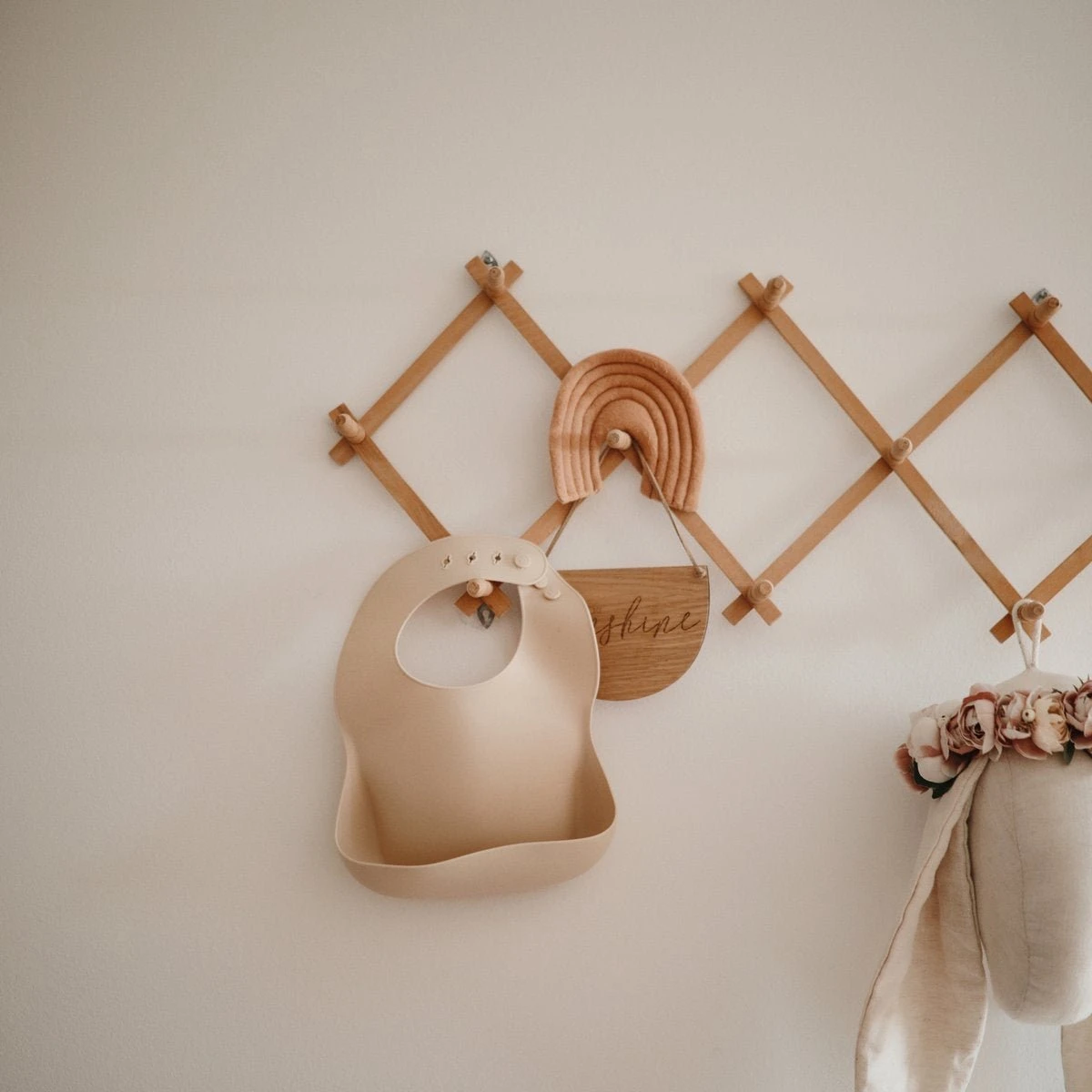 Mushie Siliconen Baby Slabbetje Met Opvangbakje |Cambridge Blue | BPA Ftalaatvrij| Afwasbaar 16 Mushie Siliconen Baby Slabbetje Met Opvangbakje |Cambridge Blue | BPA Ftalaatvrij| Afwasbaar - Afbeelding 14