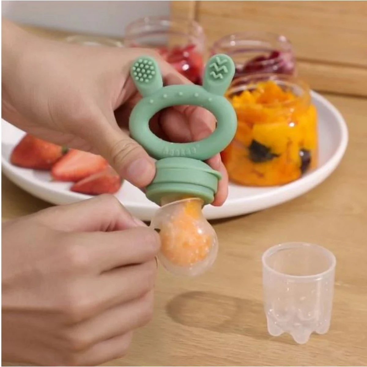 Haakaa Fruitspeen & Bijtring | Donker Blauw - Fresh Food Teether 2 In 1 | Eerste Hapjes | Vanaf 4 Maanden 5 Haakaa Fruitspeen & Bijtring | Donker Blauw - Fresh Food Teether 2 In 1 | Eerste Hapjes | Vanaf 4 Maanden - Afbeelding 4