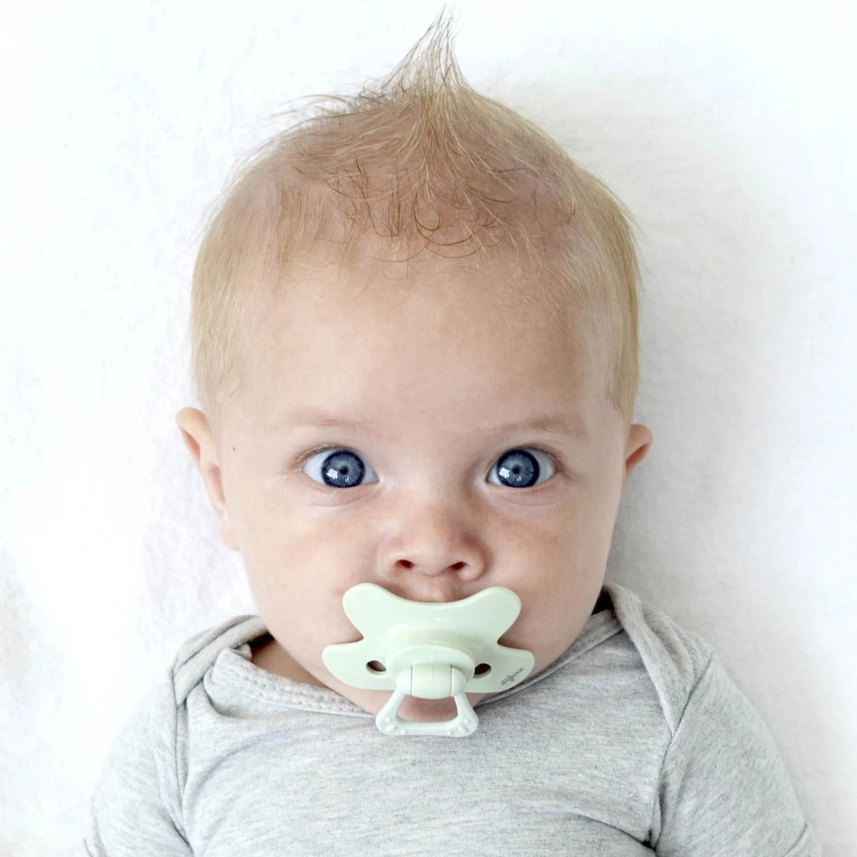 Difrax Fopspeen 6+ Maanden Dental - Lichtgroen/Lichtgrijs/Lichtroze/Okergeel - Orthodontische Speen - 4 Stuks 9 Difrax Fopspeen 6+ Maanden Dental - Lichtgroen/Lichtgrijs/Lichtroze/Okergeel - Orthodontische Speen - 4 Stuks - Afbeelding 7