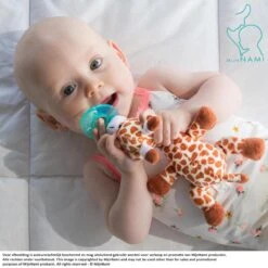 MijnNami Speenknuffel Giraffe - Zonder Speen - Speentjes Afneembaar - Eco-vriendelijk - BPA Vrij - Speen Knuffel -BIBS Shop 1200x1200 345
