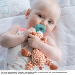 MijnNami Speenknuffel Giraffe - Zonder Speen - Speentjes Afneembaar - Eco-vriendelijk - BPA Vrij - Speen Knuffel -BIBS Shop 1200x1200 346