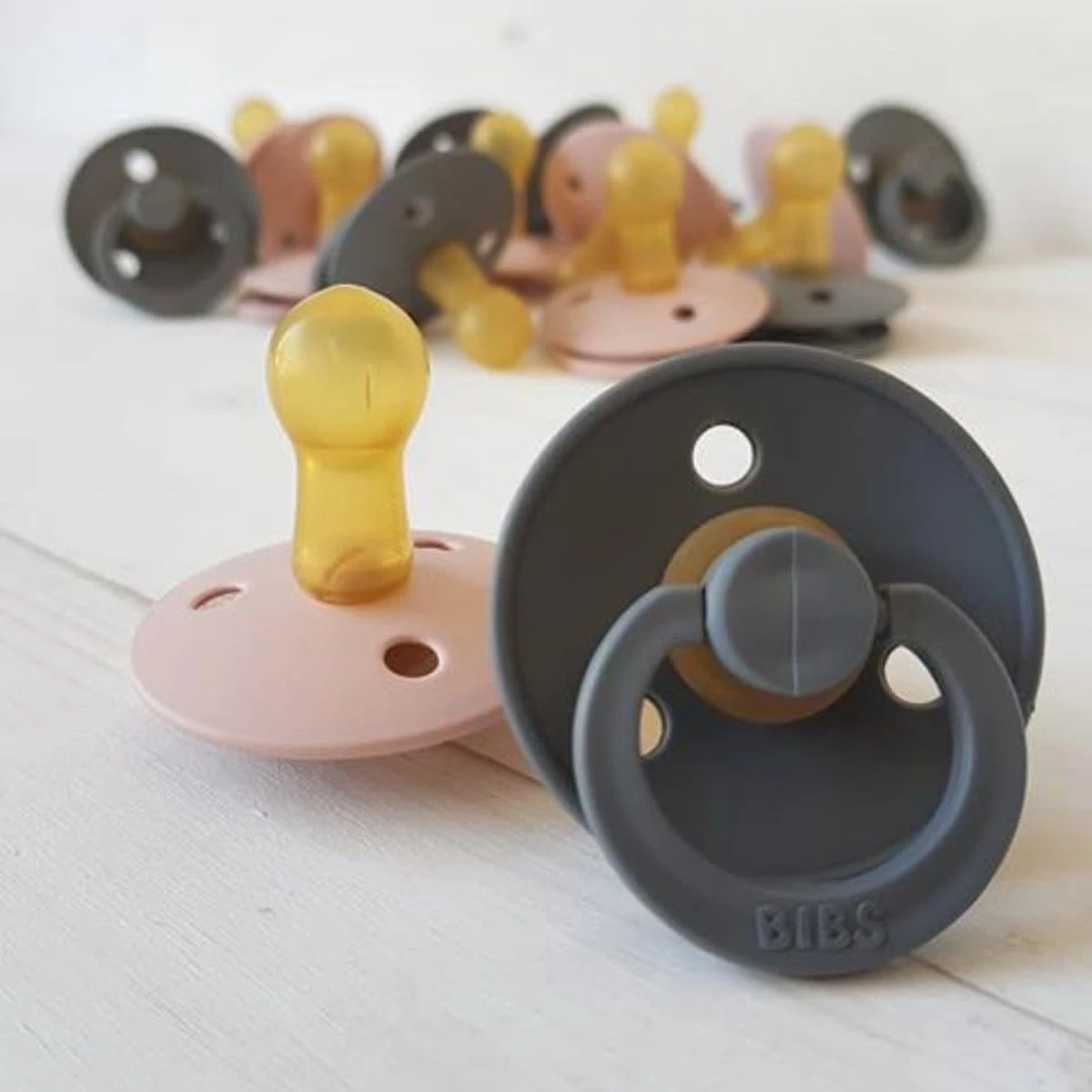 Bibs Fopspeen - Maat 2 6-18 Maanden - 6 Stuks - Iron - Blush 9 Bibs Fopspeen - Maat 2 6-18 Maanden - 6 Stuks - Iron - Blush - Afbeelding 7