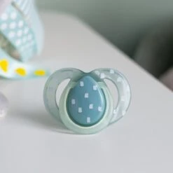 Tommee Tippee Night Time Soothers, Symmetrical Orthodontic Design, BPA-Free Silicone Baglet, 6-18m, Pack Of 6 19 Tommee Tippee Night Time Soothers, Symmetrical Orthodontic Design, BPA-Free Silicone Baglet, 6-18m, Pack Of 6 -BIBS Shop 1200x1200 428