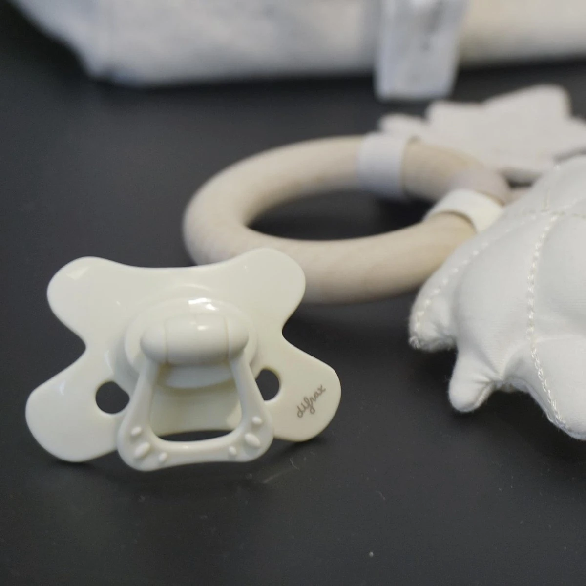 Difrax Fopspeen 12+ Maanden Natural Speen - Crèmewit/Popcorn - 2 Stuks 8 Difrax Fopspeen 12+ Maanden Natural Speen - Crèmewit/Popcorn - 2 Stuks - Afbeelding 6