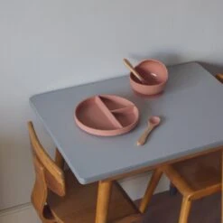 Kids Cultures | Baby Servies | Kinderbord En Kinderkom Met Zuignap Inclusief Lepels | Baby Bord | Oud Roze 13 Kids Cultures | Baby Servies | Kinderbord En Kinderkom Met Zuignap Inclusief Lepels | Baby Bord | Oud Roze -BIBS Shop 1200x1200 638