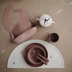 Mushie - Kinderservies Set 2 Borden Rond - Borden - Woodchuck 10 Mushie - Kinderservies Set 2 Borden Rond - Borden - Woodchuck -BIBS Shop 1200x1200 673