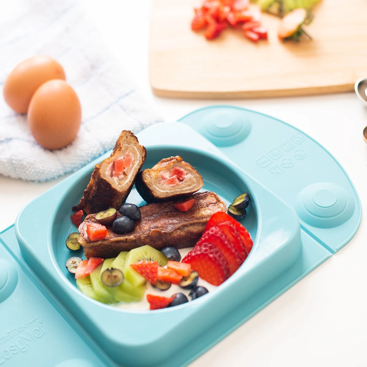 EasyTots® EasyMat MiniMax Kinderbord Met Zuignap - Kinderservies - BPA Vrij - Inclusief Deksel En Draagzakje - Baby Cadeau 4 EasyTots® EasyMat MiniMax Kinderbord Met Zuignap - Kinderservies - BPA Vrij - Inclusief Deksel En Draagzakje - Baby Cadeau - Afbeelding 2