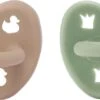 HEVEA - ORTHODONTIC - 3-36 MAANDEN - TAN BEIGE/MOSS GREEN- 2 PACK -BIBS Shop 1200x442 1