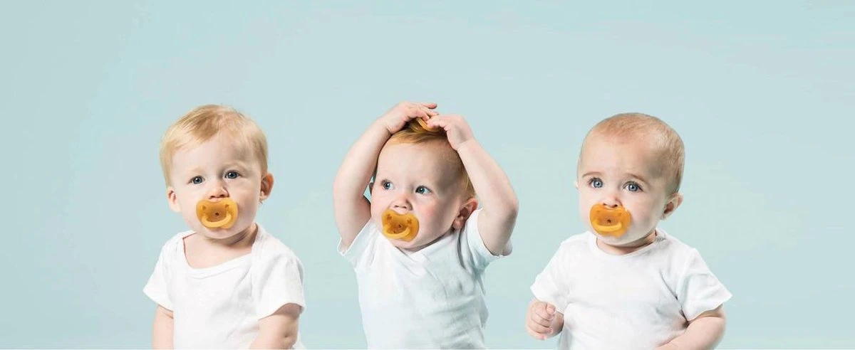 HEVEA Fopspeen Orthodontisch “Classic" - 3-36 Maanden - 100% Natuurrubber - Ster & Maan 6 HEVEA Fopspeen Orthodontisch “Classic" - 3-36 Maanden - 100% Natuurrubber - Ster & Maan - Afbeelding 4