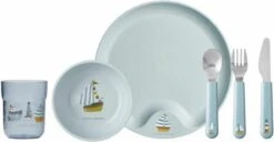 Mepal Mio – Kinderservies Set 6-delig – Bestaat Uit Een Bord, Schaaltje, Glas En Bestek – Sailors Bay - Licht In Gewicht – Kan Tegen Een Stootje -BIBS Shop 1200x623