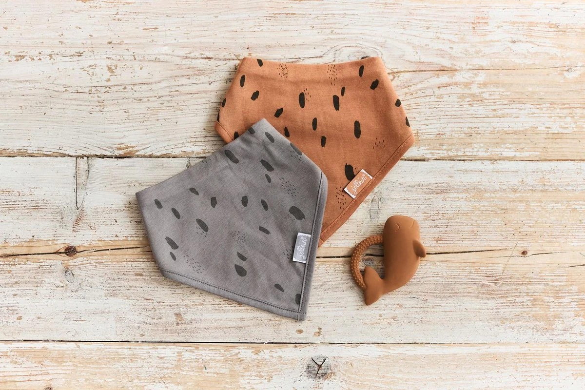 Jollein Slab Bandana Spot - Storm Grey/Caramel - 2 Stuks 13 Jollein Slab Bandana Spot - Storm Grey/Caramel - 2 Stuks - Afbeelding 11