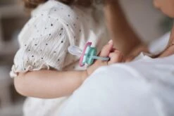 Philips Avent Ultra Air Fopspeen - 18m + - Roze/Groen Giraf/panda 17 Philips Avent Ultra Air Fopspeen - 18m + - Roze/Groen Giraf/panda -BIBS Shop 1200x800 121