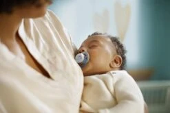 Philips Avent Ultra Air-fopspeen SCF080/01 - Fopspeen - 0-6 Maanden - 2 Stuks 25 Philips Avent Ultra Air-fopspeen SCF080/01 - Fopspeen - 0-6 Maanden - 2 Stuks -BIBS Shop 1200x800 128