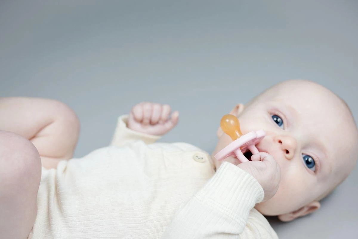 SWIM ESSENTIALS HEVEA Dental Speen Orthodontisch Powder Pink 0-3 Mnd 5 SWIM ESSENTIALS HEVEA Dental Speen Orthodontisch Powder Pink 0-3 Mnd - Afbeelding 3