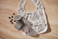 Jollein Slab Waterproof Pimpelmees - Forest Animals - 2 Stuks 22 Jollein Slab Waterproof Pimpelmees - Forest Animals - 2 Stuks -BIBS Shop 1200x800 87