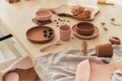 Jollein Kinderserviesset Siliconen 4-delig - Caramel -BIBS Shop 1200x801 1