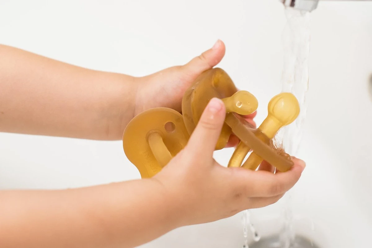 Dupini 100% Natuurrubber Speen/fopspeen - Round Maat L 10 Dupini 100% Natuurrubber Speen/fopspeen - Round Maat L - Afbeelding 8