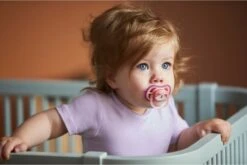 Philips Avent Ultra Air Fopspeen - 18m + - Roze/Groen Giraf/panda 16 Philips Avent Ultra Air Fopspeen - 18m + - Roze/Groen Giraf/panda -BIBS Shop 1200x802 1