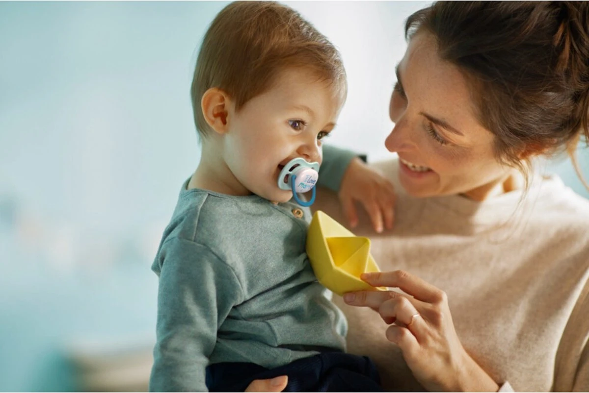 Philips Avent Ultra Air-fopspeen SCF080/01 - Fopspeen - 0-6 Maanden - 2 Stuks 5 Philips Avent Ultra Air-fopspeen SCF080/01 - Fopspeen - 0-6 Maanden - 2 Stuks - Afbeelding 3