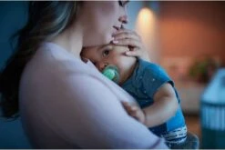 Philips Avent SCF376/12 Fopspeen - Oplichtende Ultra Air 23 Philips Avent SCF376/12 Fopspeen - Oplichtende Ultra Air -BIBS Shop 1200x803 2