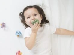 HEVEA Dental Speen 2 Stuks | 3-36 Maanden Orthodontisch | Gorgeous Grey + Nordic Sea Green 8 HEVEA Dental Speen 2 Stuks | 3-36 Maanden Orthodontisch | Gorgeous Grey + Nordic Sea Green -BIBS Shop 1200x890 1