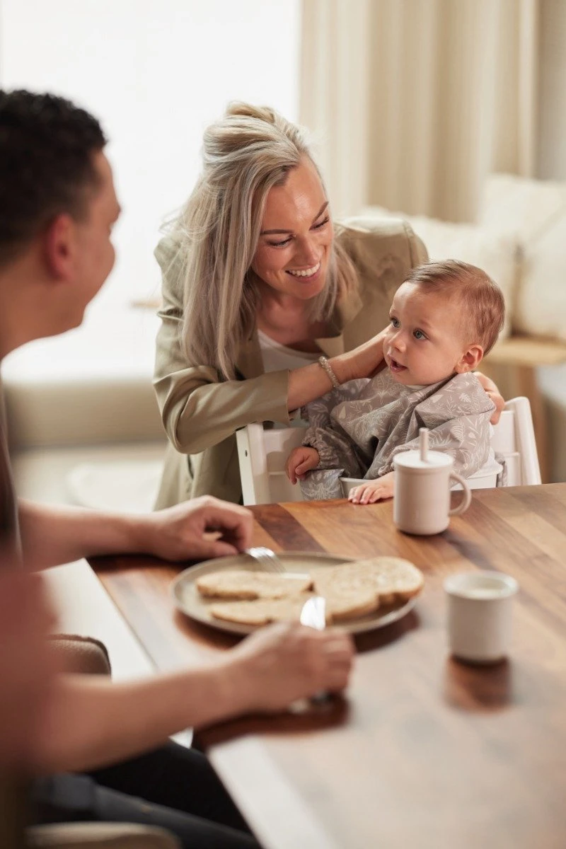 Jollein Slab Waterproof Met Mouw Botanical - Nougat 5 Jollein Slab Waterproof Met Mouw Botanical - Nougat - Afbeelding 3