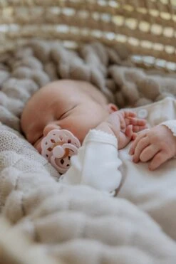 Bibs Fopspeen - Maat 2 6-18 Maanden - Boheme Peach 20 Bibs Fopspeen - Maat 2 6-18 Maanden - Boheme Peach -BIBS Shop 800x1200 61