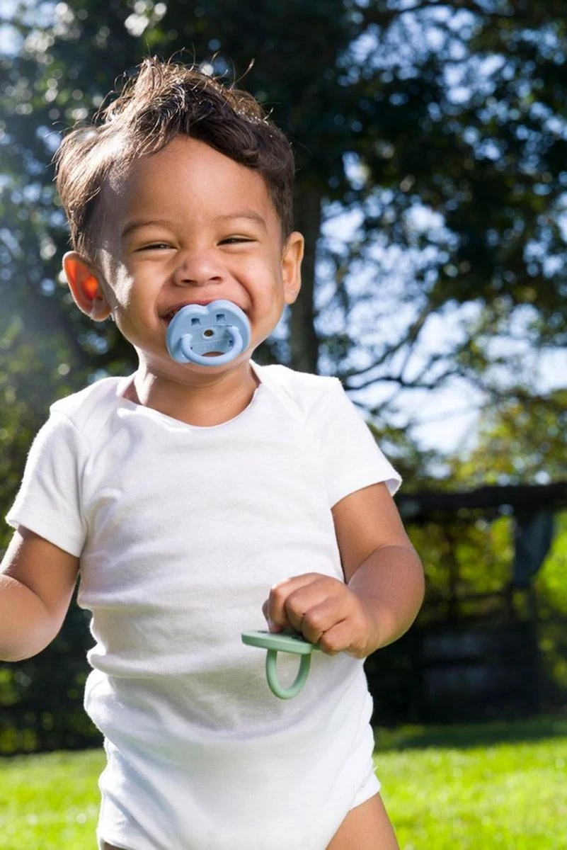 HEVEA Dental Speen 2 Stuks | 3-36 Maanden Orthodontisch | Gorgeous Grey + Nordic Sea Green 4 HEVEA Dental Speen 2 Stuks | 3-36 Maanden Orthodontisch | Gorgeous Grey + Nordic Sea Green - Afbeelding 2