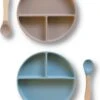 Kids Cultures | Baby Bord Met Zuignap Incl. Lepel | Kinderbord | Baby Bord | Kinderservies | Duo Taupe En Blauw 2 Kids Cultures | Baby Bord Met Zuignap Incl. Lepel | Kinderbord | Baby Bord | Kinderservies | Duo Taupe En Blauw -BIBS Shop 893x1200 1