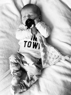 Louka Speendoekje Driehoek Minky Crème | Meisje | Jongen | Minky | Speenknuffel | Speen | -BIBS Shop 901x1200 1