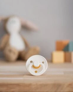 BIBS Fopspeen - Maat 2 (6-18 Maanden) - 4 Stuks - Black, Smoke, Sage En Dark Oak 15 BIBS Fopspeen - Maat 2 (6-18 Maanden) - 4 Stuks - Black, Smoke, Sage En Dark Oak -BIBS Shop 950x1200 1